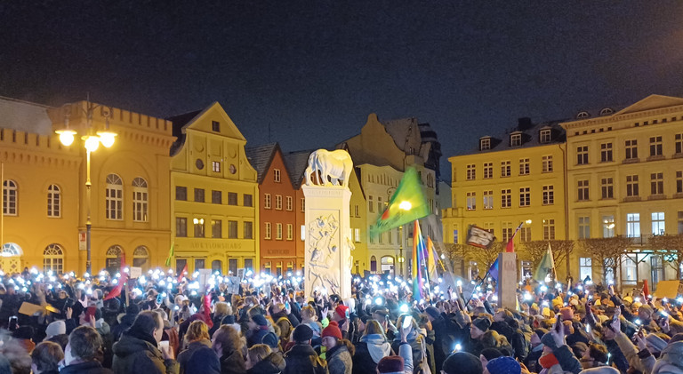 Demonstation bei Nacht Schweriner Markt 